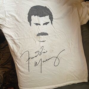 Freddie mercury signed tee